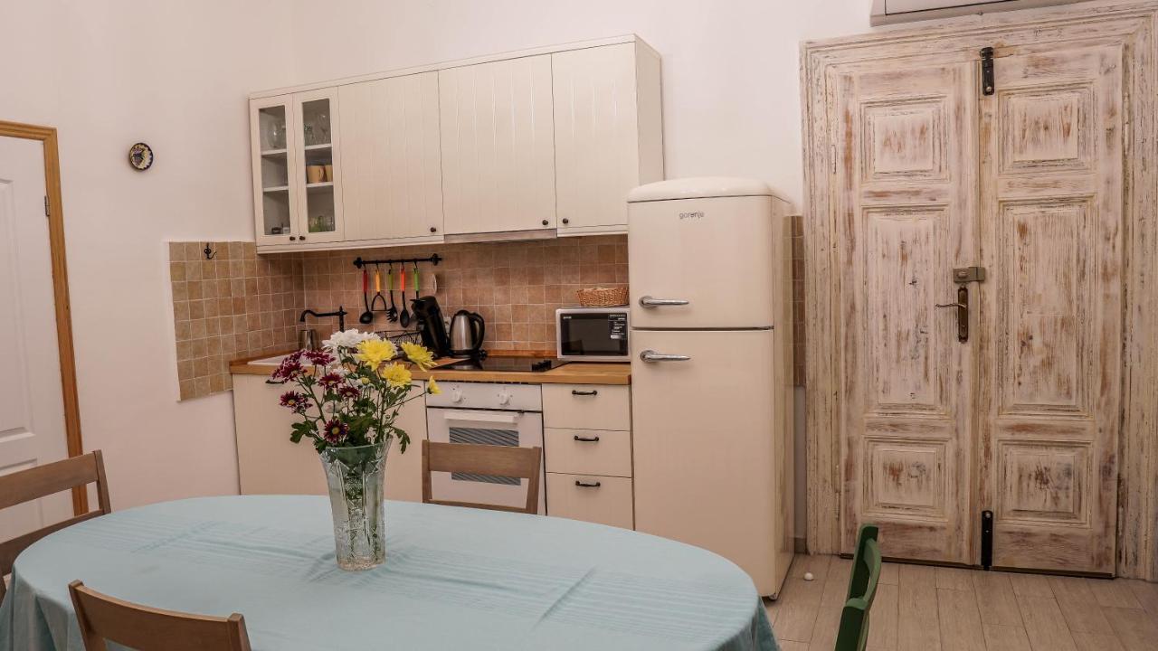 Cote Ensoleille Apartment Pula Luaran gambar